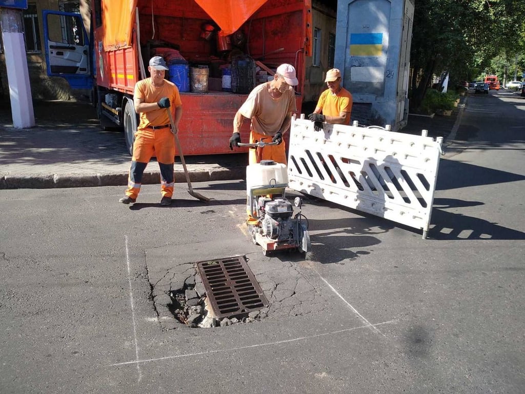 Ремонтные работы по дорогам Одессы. Фото: КП "Городские дороги"