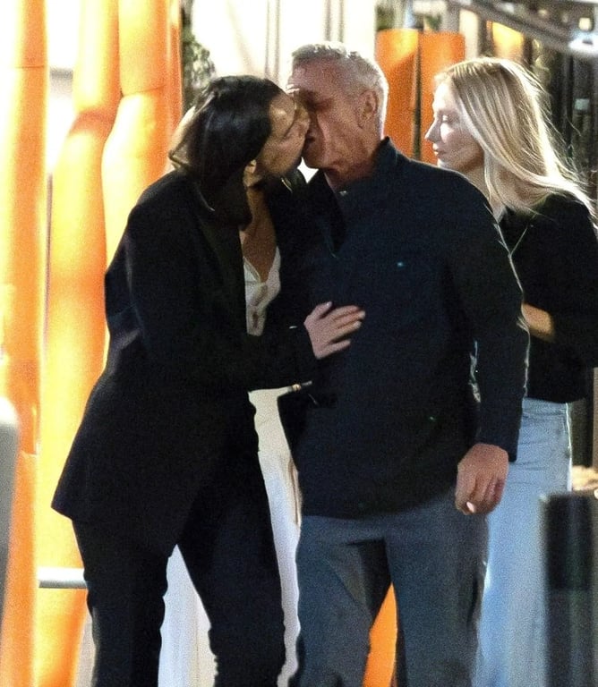 Шона Пенна спіймали за поцілунками із молодою актрисою - фото 2