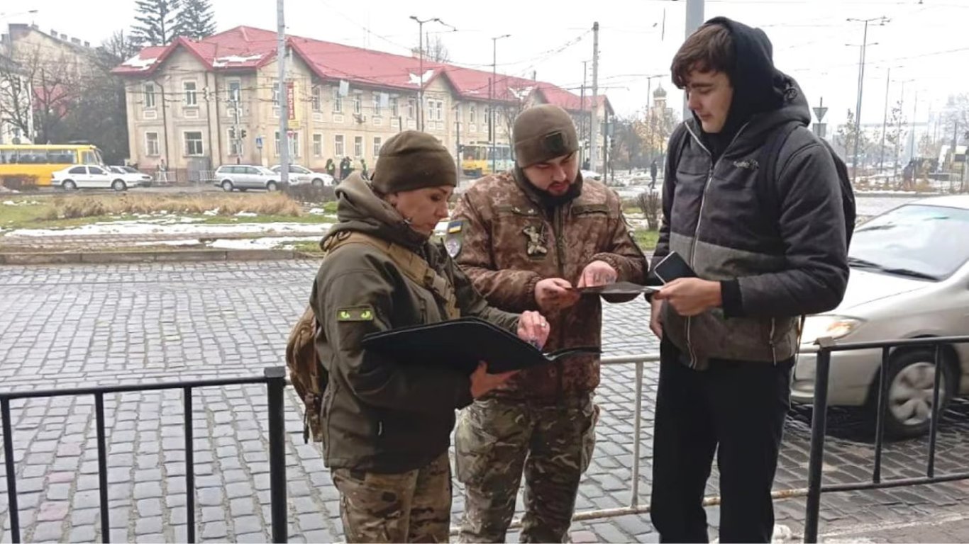 Правозахисниця заявила, що звільнення з військової служби можливе тільки у разі непридатності