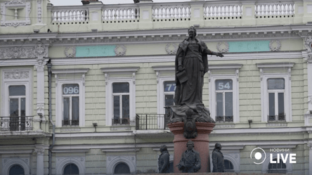 Как поживают Екатерина II и Александр Суворов: судьба одесских памятников - 285x160