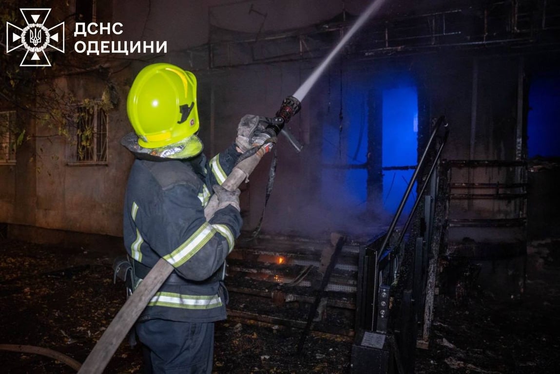 Рятувальник зі шлангом