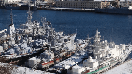 Россияне маскируют свои корабли в Крыму сетями — что известно - 290x166