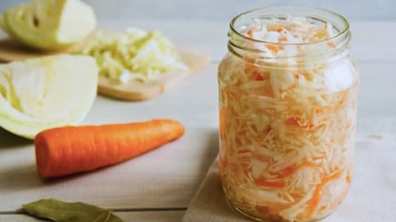 Чим корисна квашена капуста: потрібно знати, кому не можна її їсти - 290x166