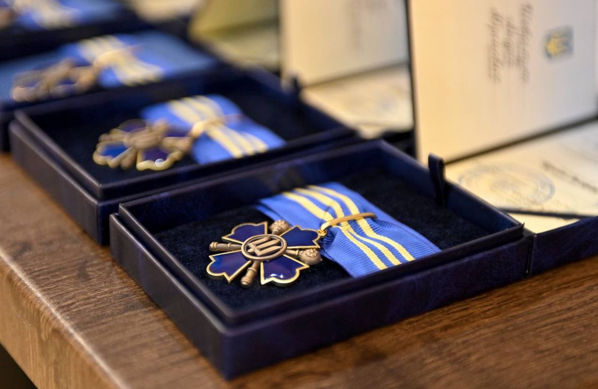 Сирський нагородив воїнів ЗСУ в честь 1 млн втрат росіян - фото 1