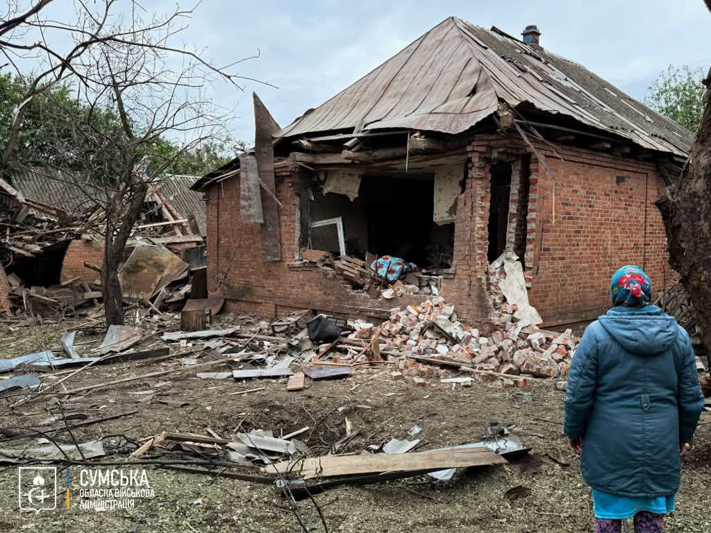 Згорілі склади і техніка: дрони РФ знищили ферму на Сумщині