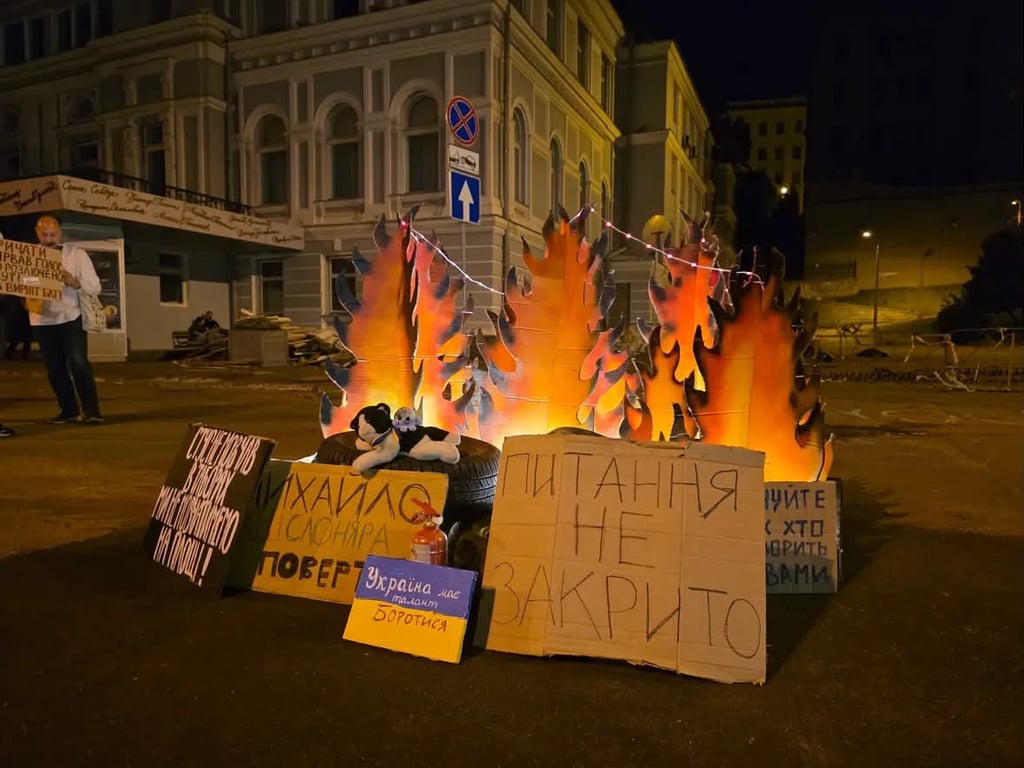 "Питання не закрите": у містах України 25-й день тривають протести за повернення Федорова в МО - фото 1