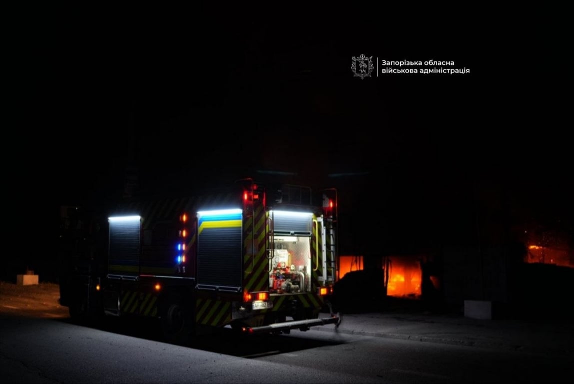 Рятувальники на місці атаки у Запоріжжі