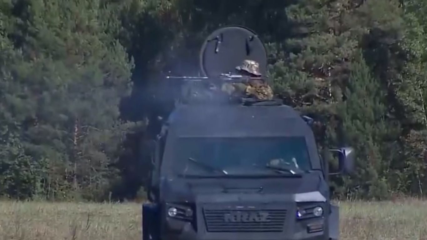 На военных учениях в Беларуси заметили украинский бронеавтомобиль