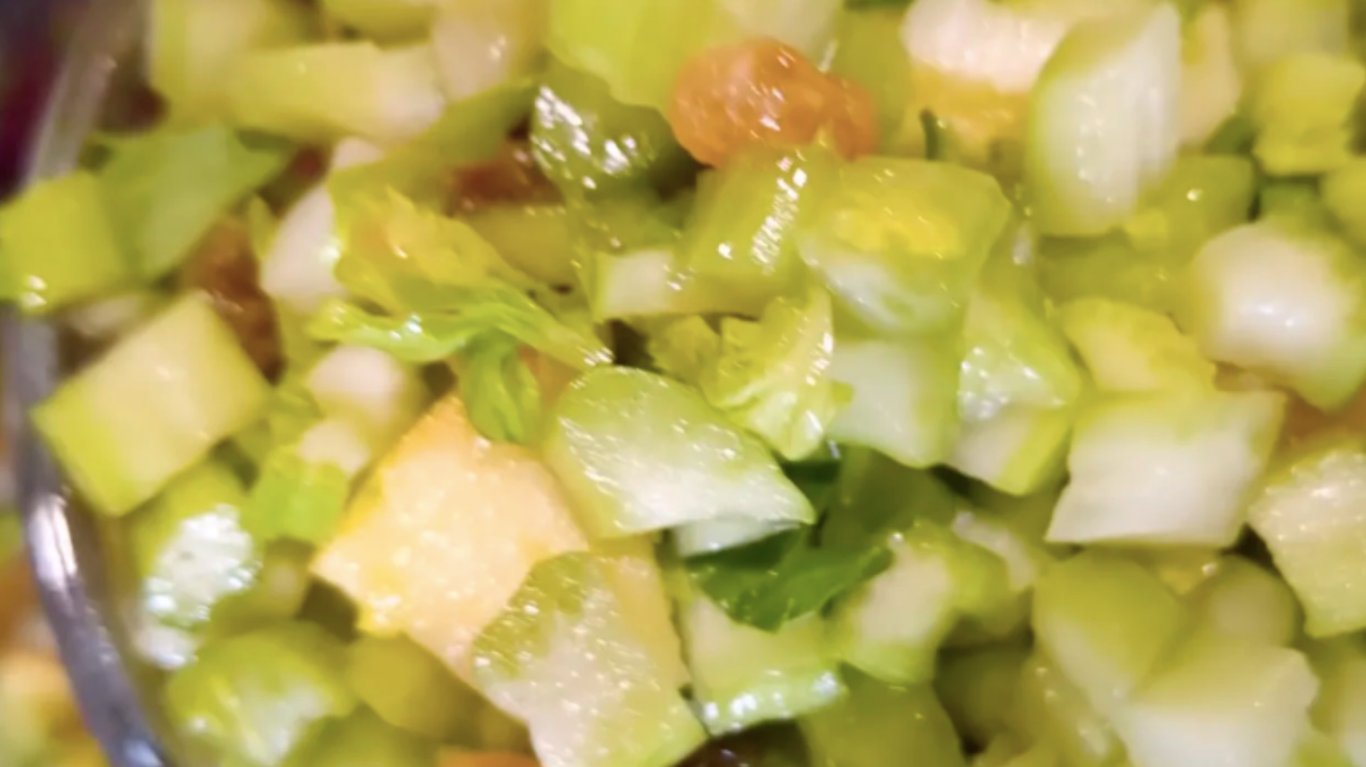 рецепт салату з яблуками та селерою