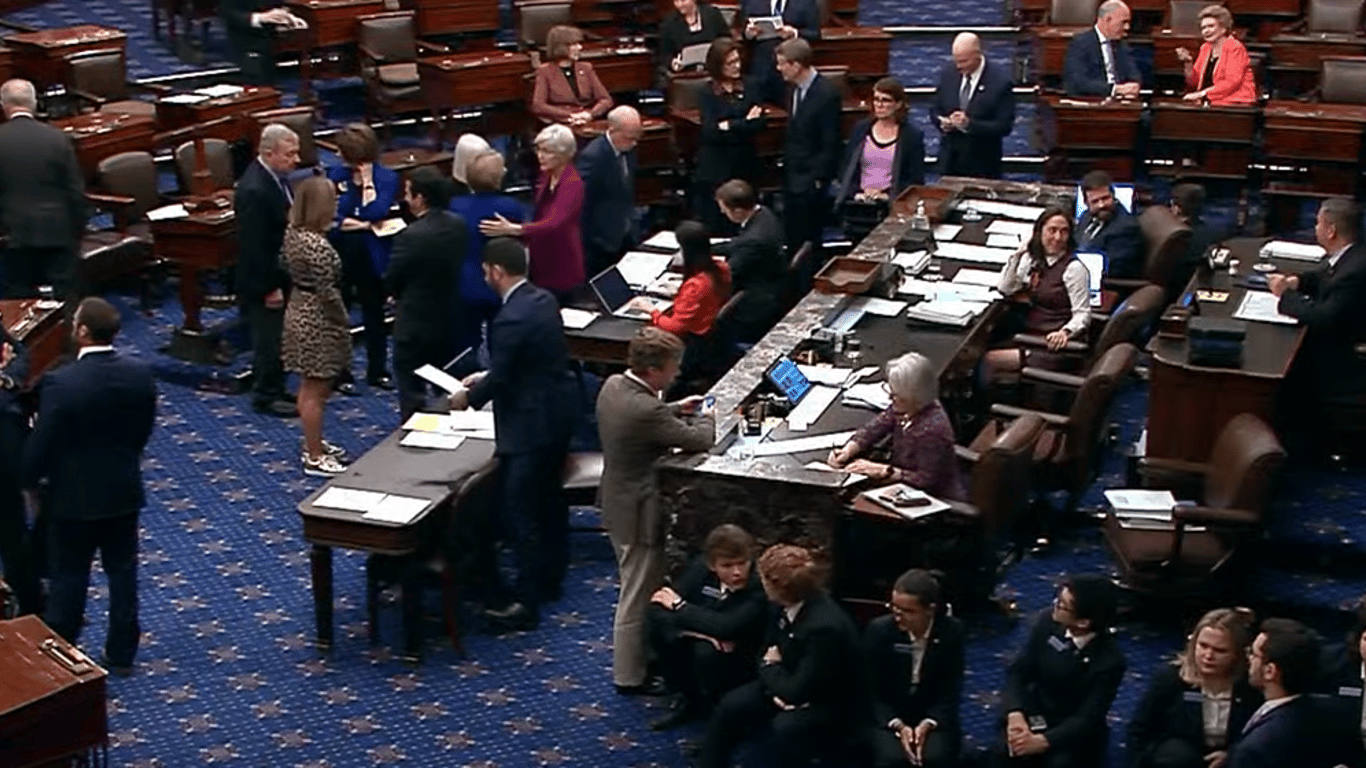 Законопроєкт про надання допомоги Україні пройшов процедурне голосування в Сенаті США