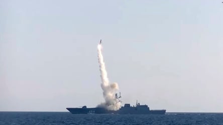 Оккупанты провели ротацию ракетоносителей в Черном море - 285x160