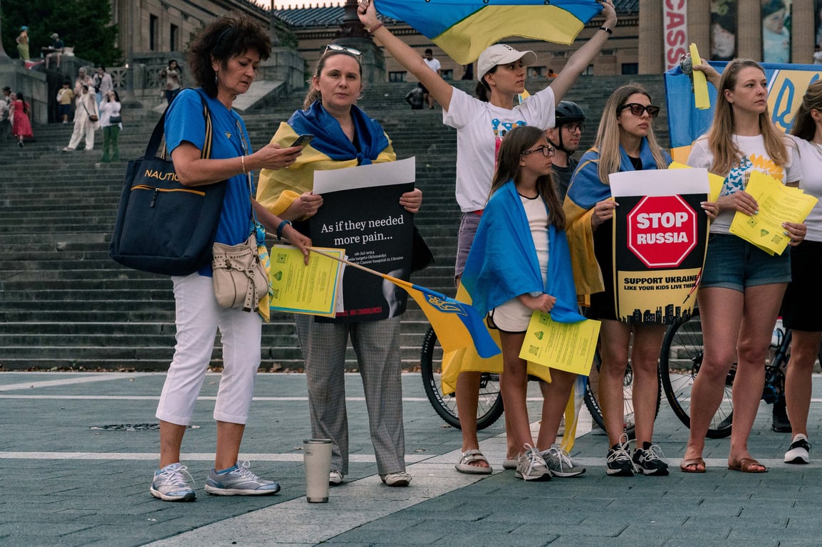 Перед самітом НАТО люди у США вийшли на мітинги проти російської агресії - фото 10