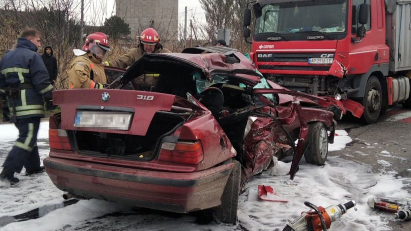 В Запорожье произошло жуткое ДТП — стали известны подробности автокатасторфы