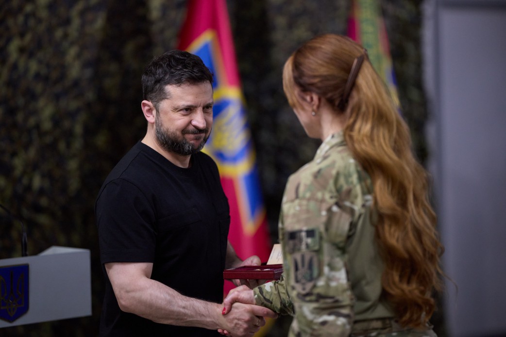 Президент нагородив бійців "Альфи" з нагоди річниці підрозділу - фото 2