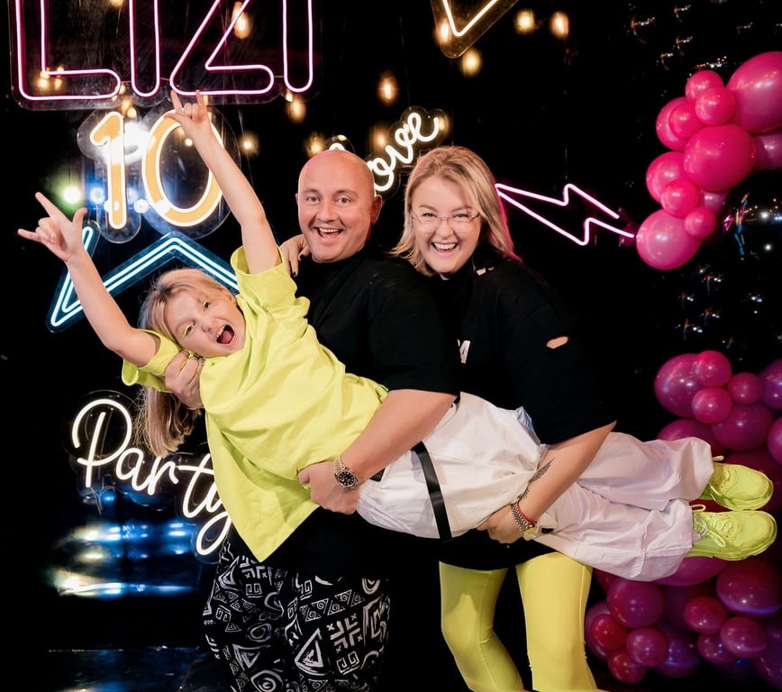 Юрий Ткач с женой и дочерью