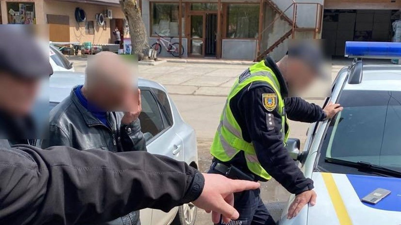 В Одесской области задержали патрульного полицейского
