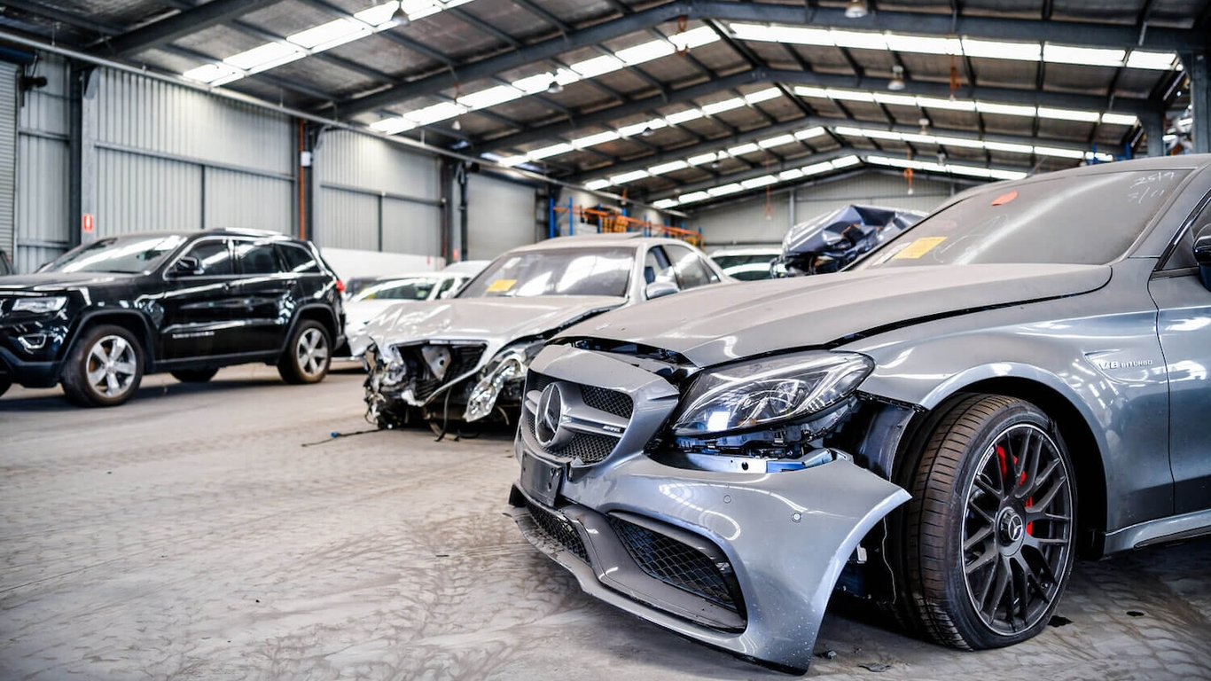 Насколько украинцам выгодно покупать битое авто в США в 2026 году