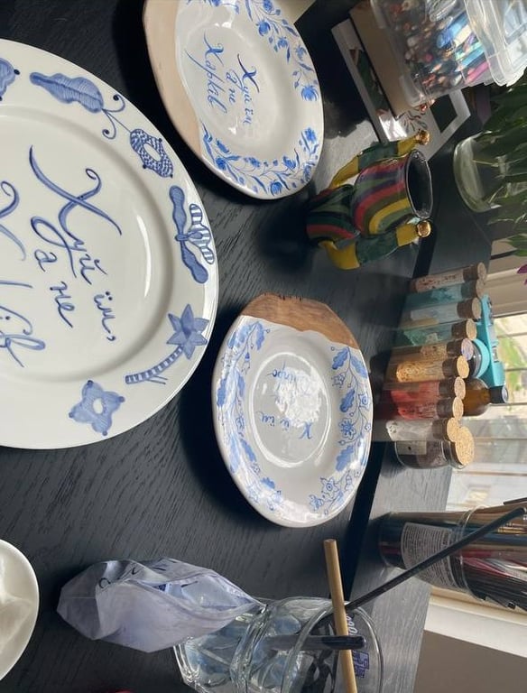 Тарелки художницы Юлии Пылыпчатиной. Фото: Новини.LIVE