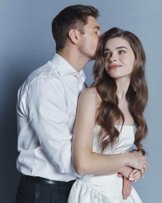 Володимир Остапчук показався в обіймах молодої дружини та привітав її з днем народження - фото 5