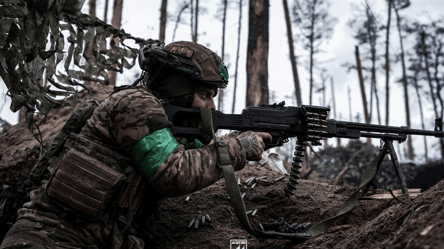 Бойцы бригады "Азов" назвали качества отличного стрелка - 290x160