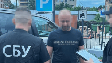 Заробляли на "схемах": ДБР і СБУ викрили двох посадовців Державної митниці - 285x160