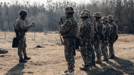 Зарплата военных более 50 тысяч: Инструкторский проект "На досвіді" - 285x160