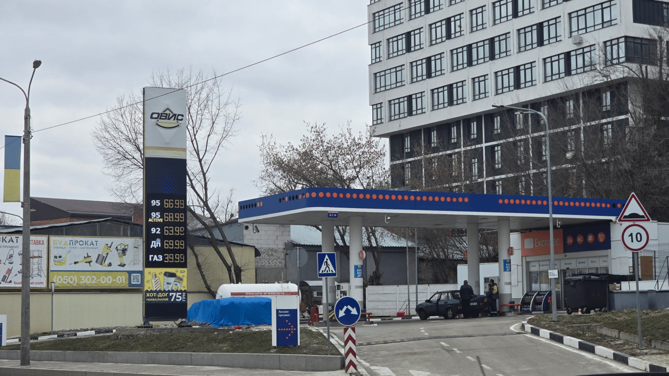 Дизпаливо по 92,90 грн: на яких АЗС України найдорожче пальне