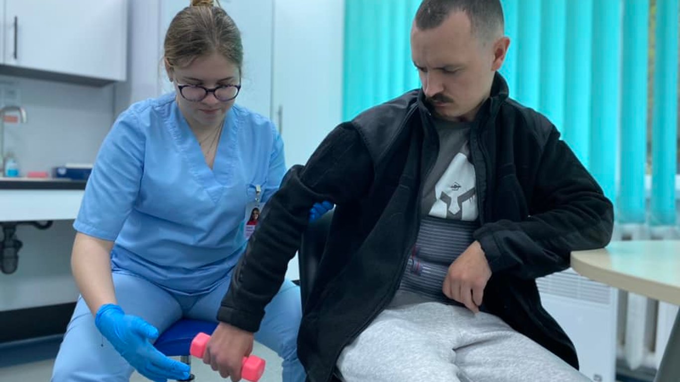 Во Львовской больнице медики помогли 28-летнему мужчине с обломком мины в мозгу.