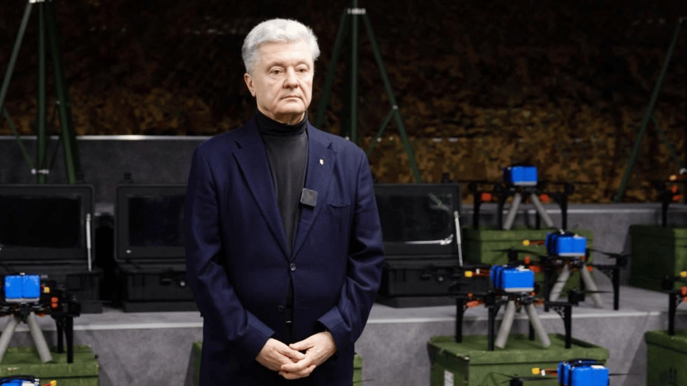 Петр Порошенко также решил отказаться от ордена Белого Орла