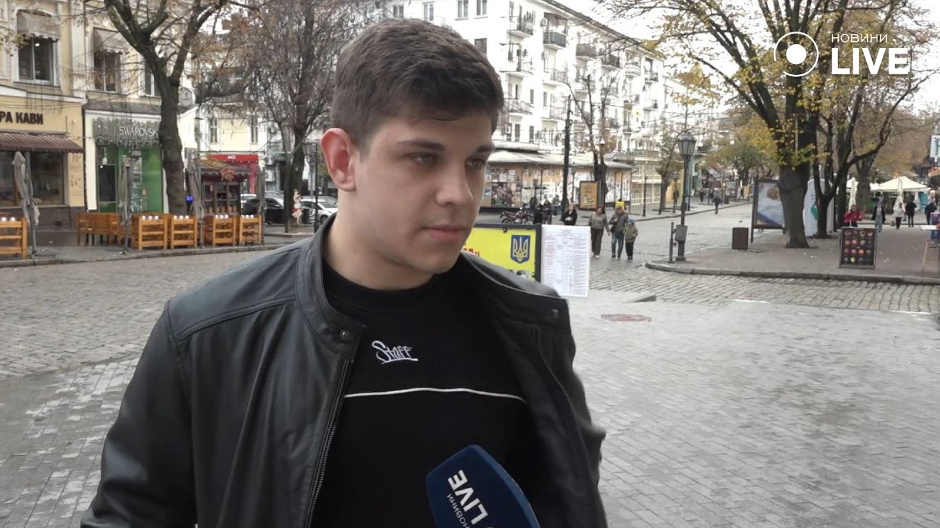 Пам'ятник Пушкіна в Одесі має бути