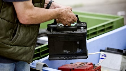 Знавці акумуляторів можуть добре заробити в "Азові" — є вакансія - 290x160