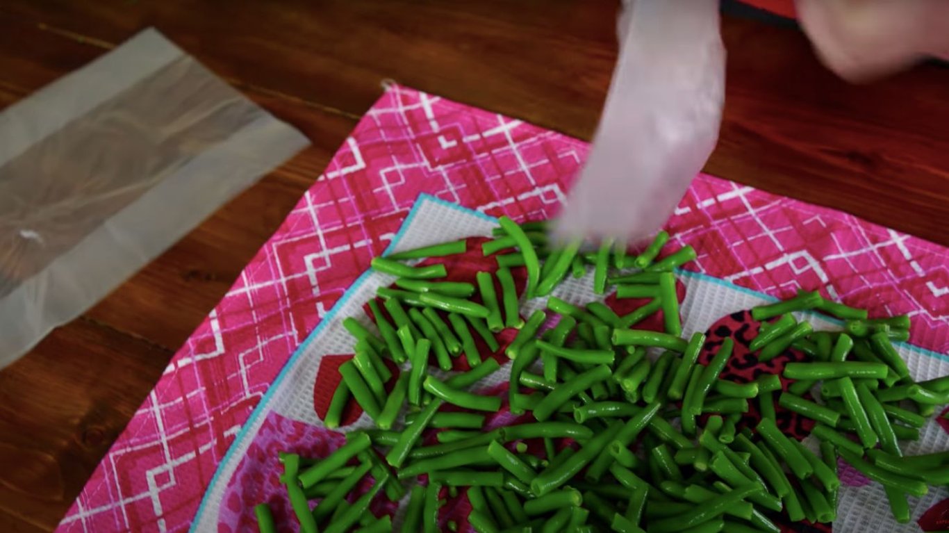 заготівля спаржевої квасолі на зиму 