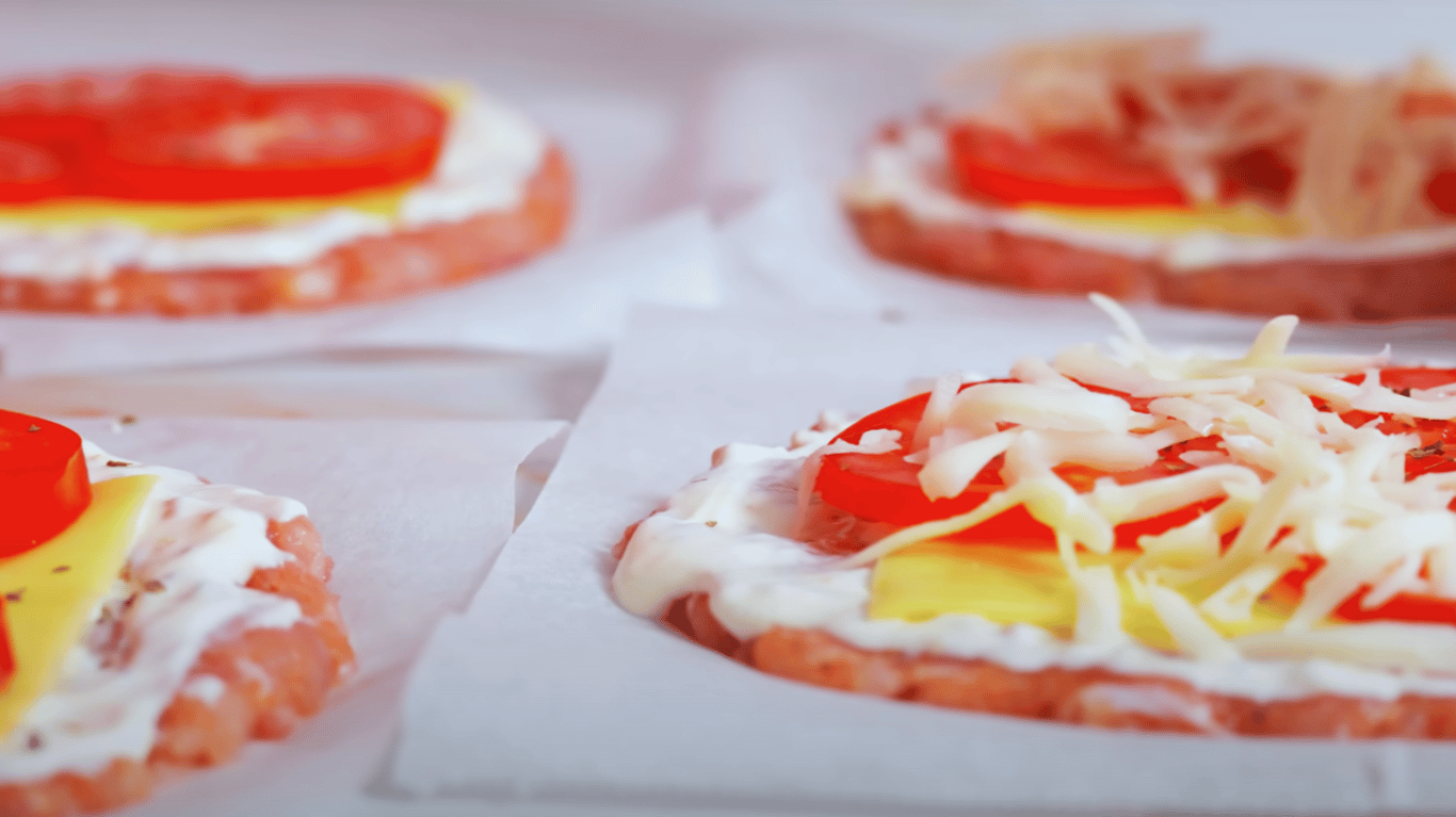 запечені котлети в духовці