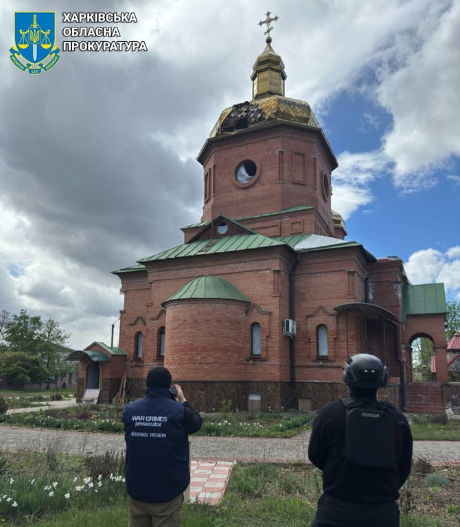 Наслідки російського обстрілу Вовчанська 18 квітня