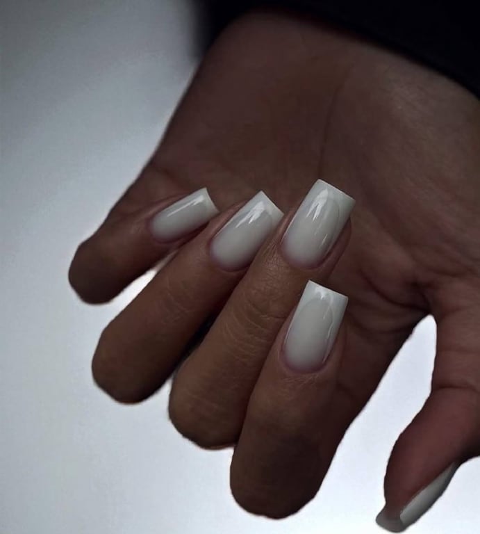 Дизайн манікюру з квадратною формою в тренді