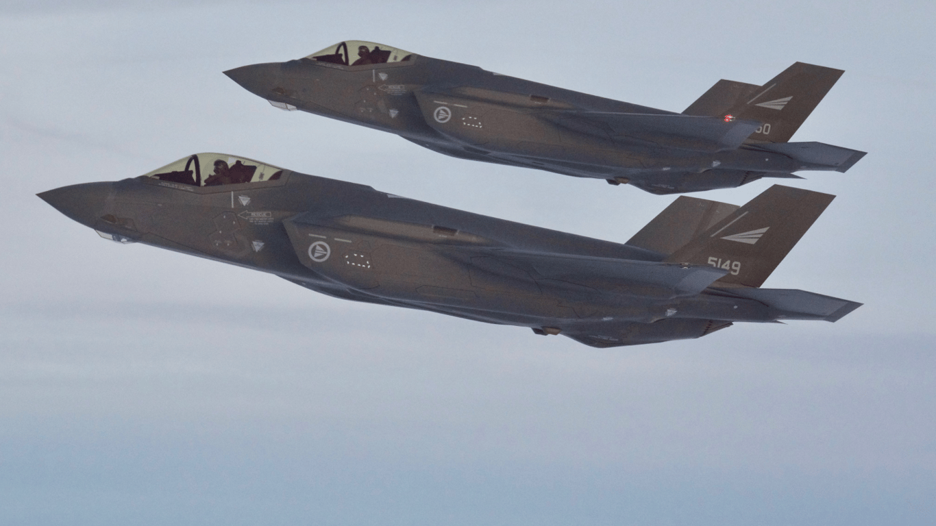 Норвезькі F-35 виявили поблизу НАТО російські бойові літаки