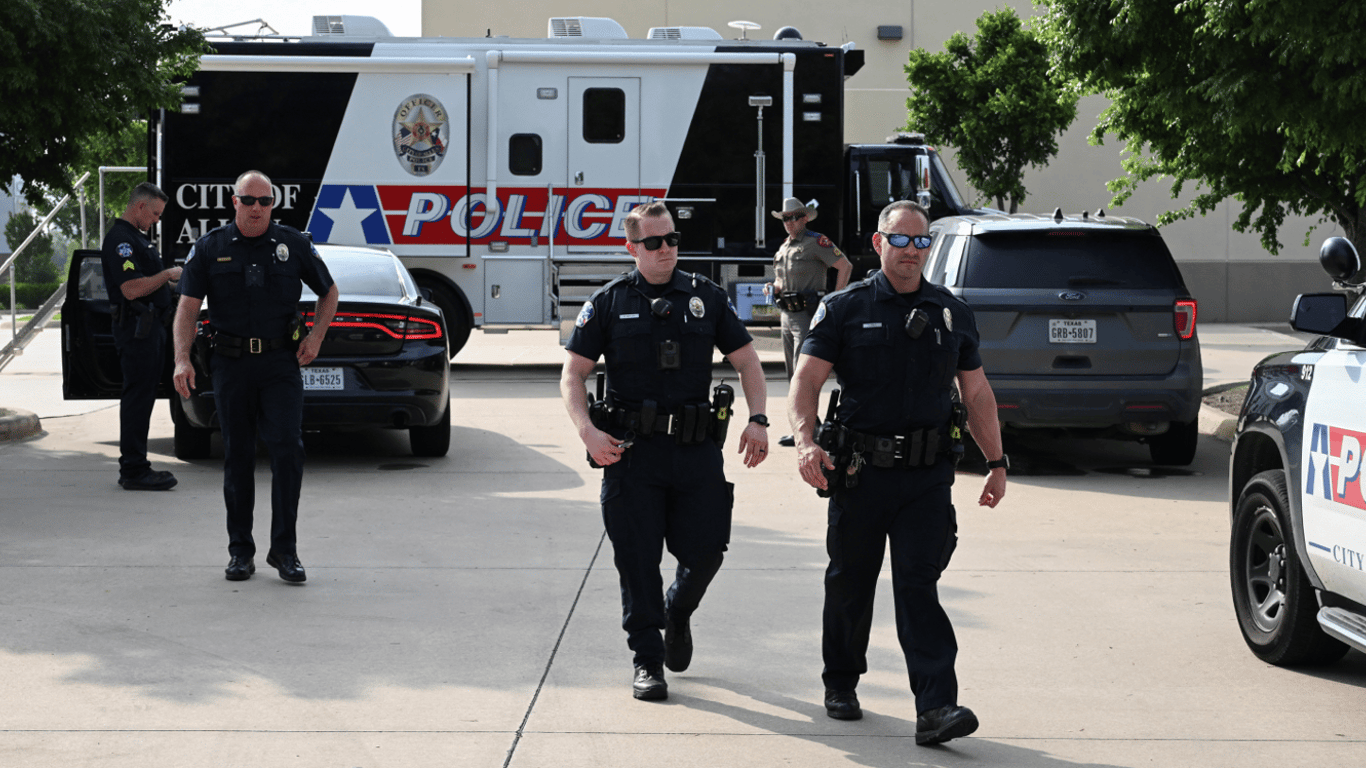 Среди жертв стрельбы в ТЦ Allen в Техасе трое детей