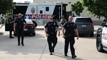 Серед жертв стрілянини в ТЦ Allen у Техасі троє дітей - 285x160