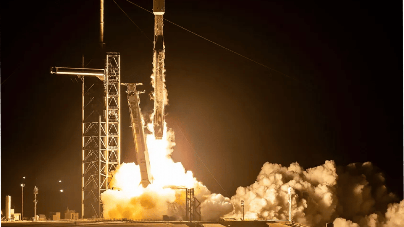 SpaceX ended the year with the launch of Falcon 9 with Starlink satellites