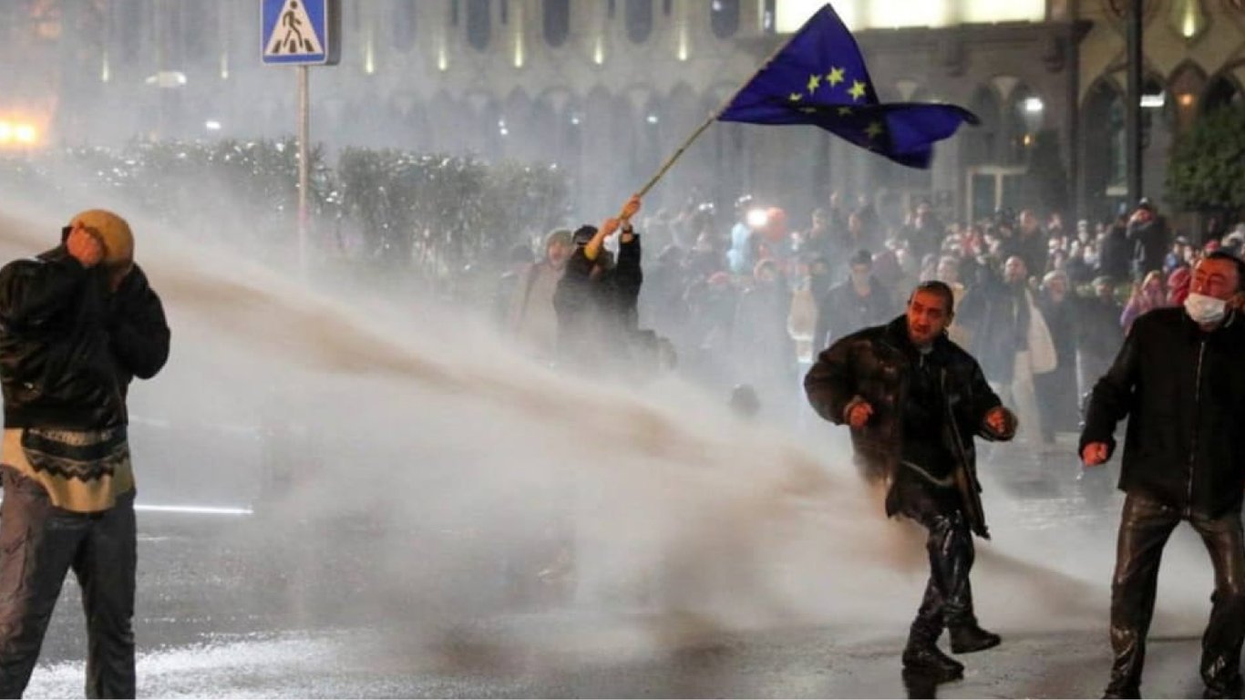 Нардеп Бакунец заявил, что митинги в Грузии помогут сменить прокремлевскую власть в стране