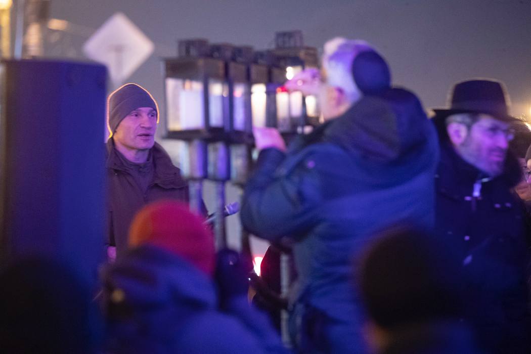 Мэр Киева Виталий Кличко на церемонии зажигания свечей на Ханукальной Меноре