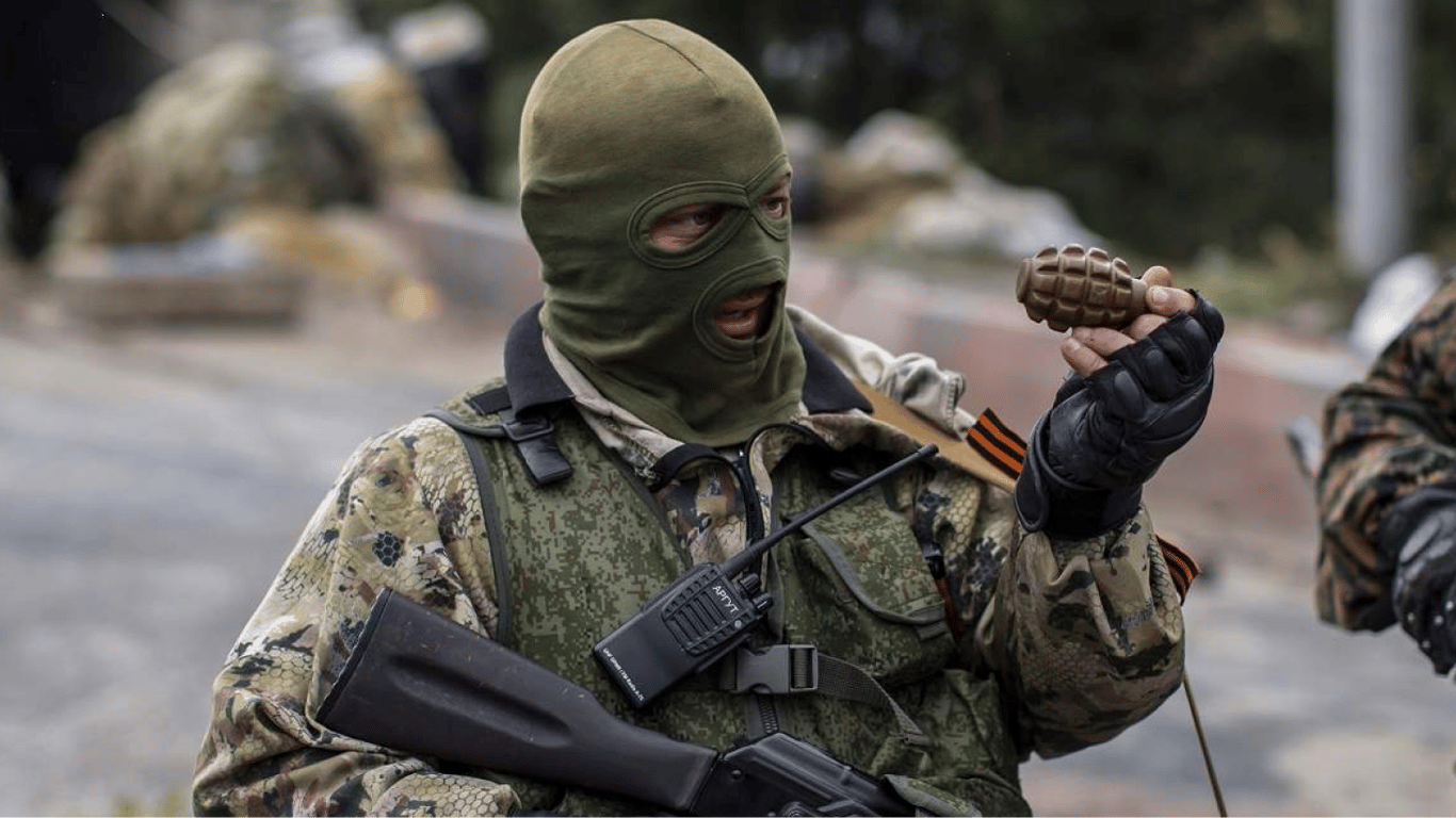 У Каховці російські загарбники намагаються заборонити обіг гривні