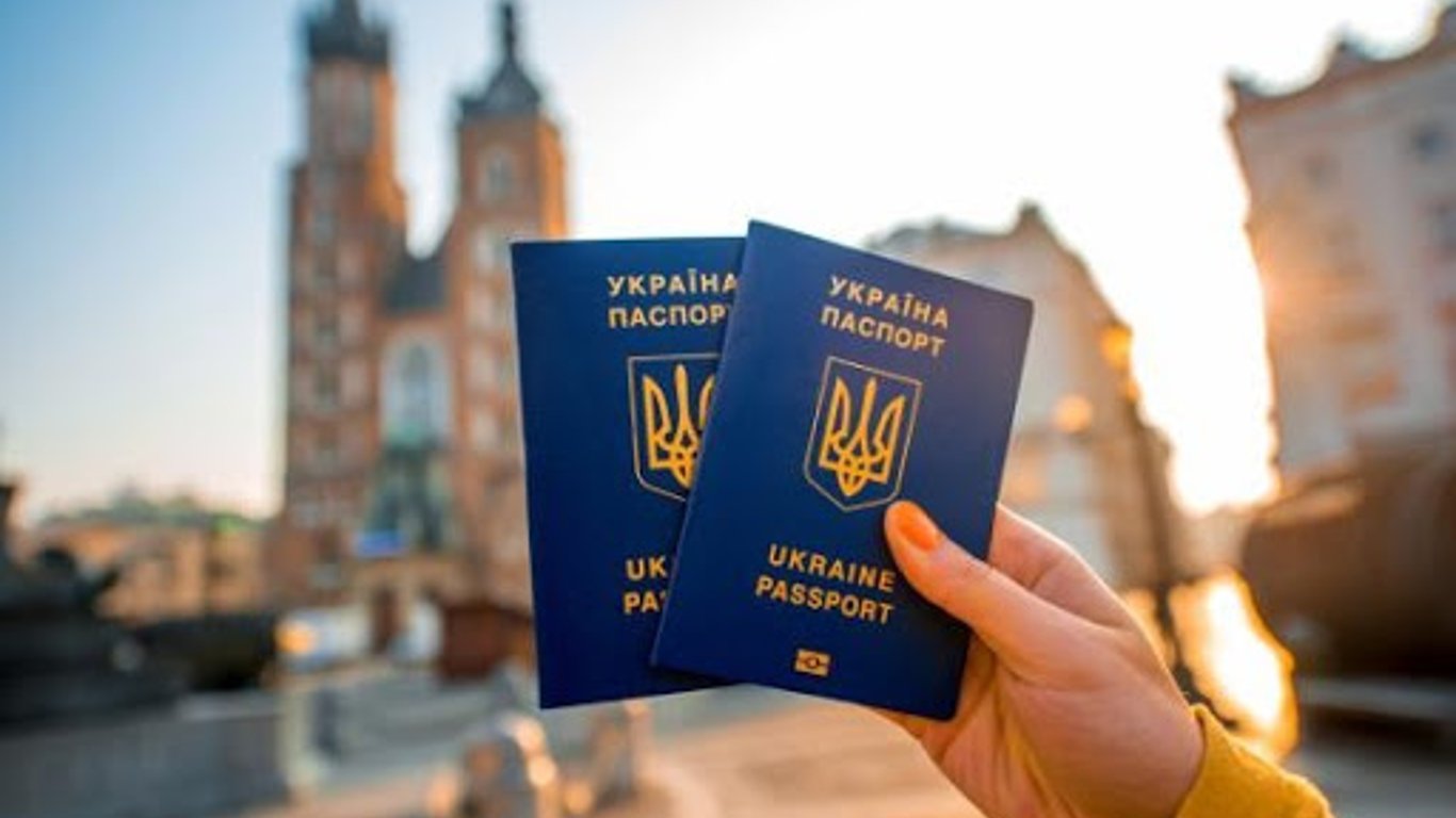 Одесская область лидирует: за год выдали наибольшее количество биометрических паспортов