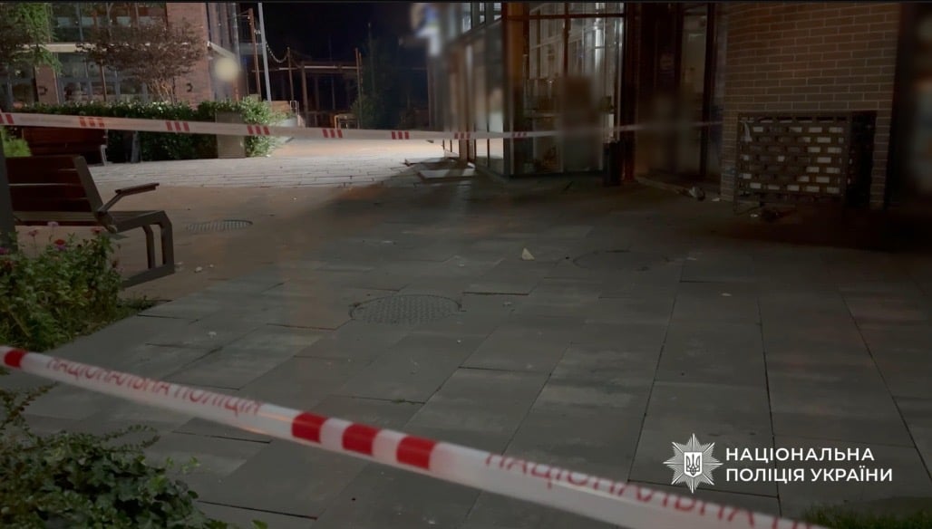 Огороджена територія після російської атаки на Одещину