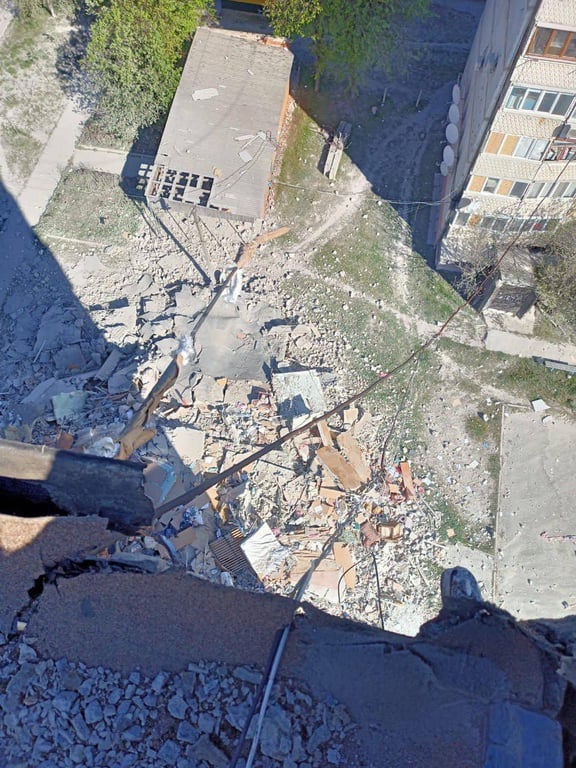 Окупанти обстріляли приватні будинки на Харківщині — є загиблі - фото 2