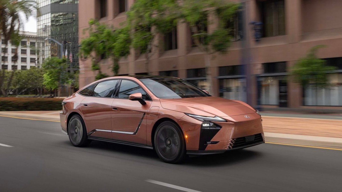 Новий Lexus стане альтернативою Tesla, на яку всі довго чекали