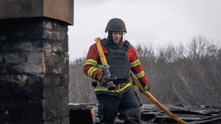 Оккупанты ударили по многоэтажке в Чернигове — видео - 290x160