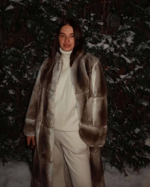 Стоимость шубы жены Усика поразила сеть — фото - фото 1