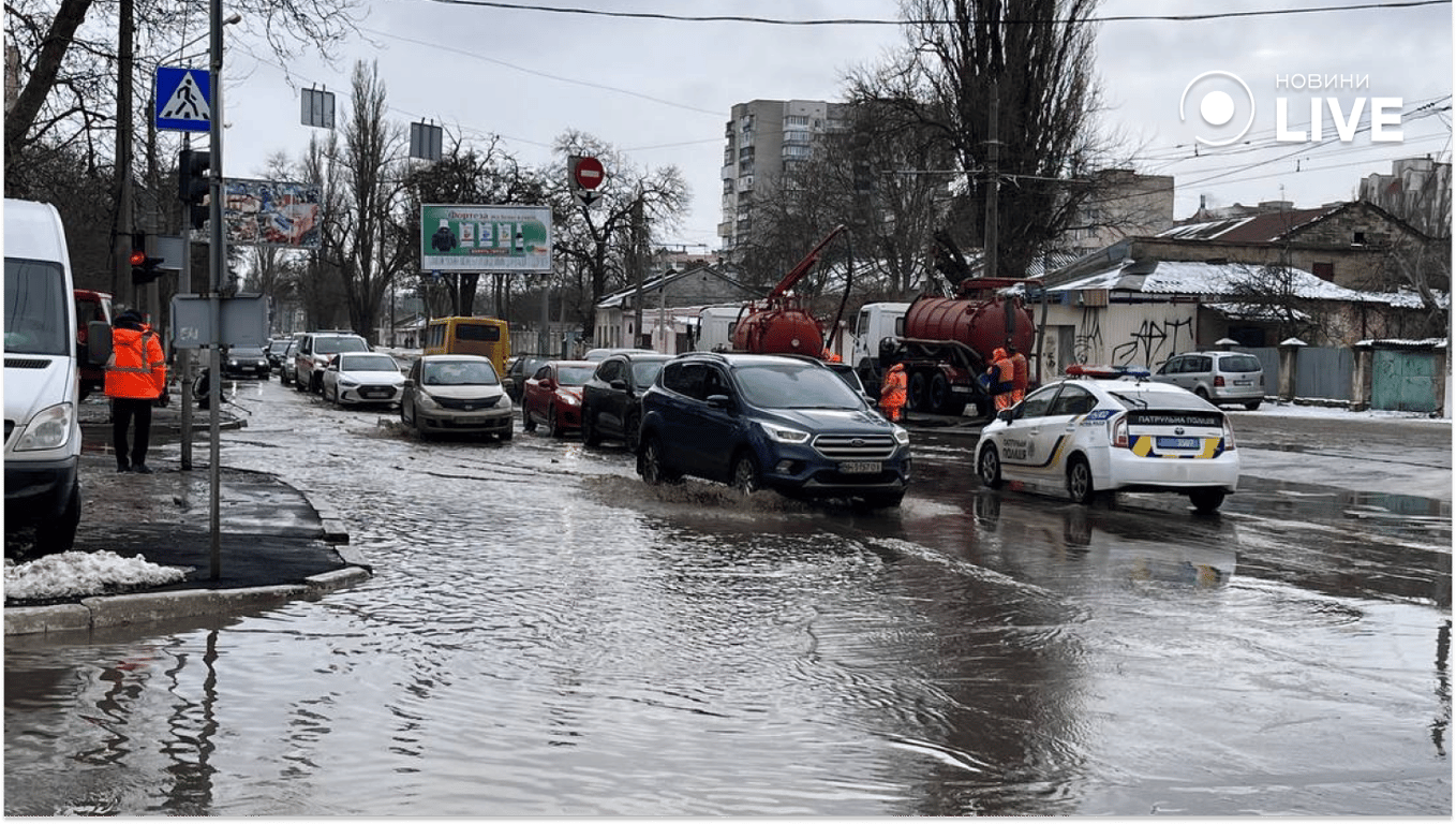 В Одесі затопило вулицю