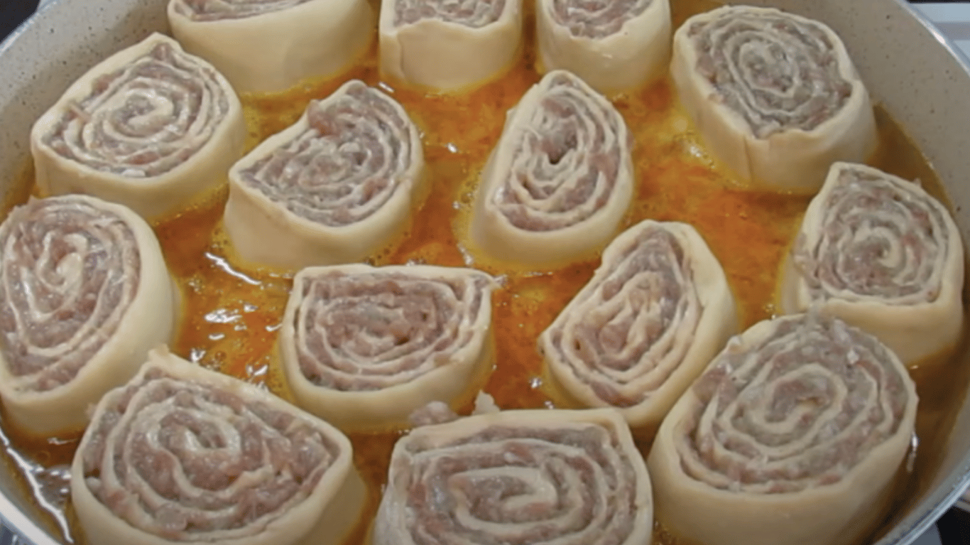 простий рецепт пельменів без ліплення, знадобиться 500 г фаршу